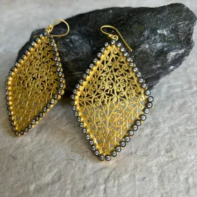 Regine Filigree Gold Earrings