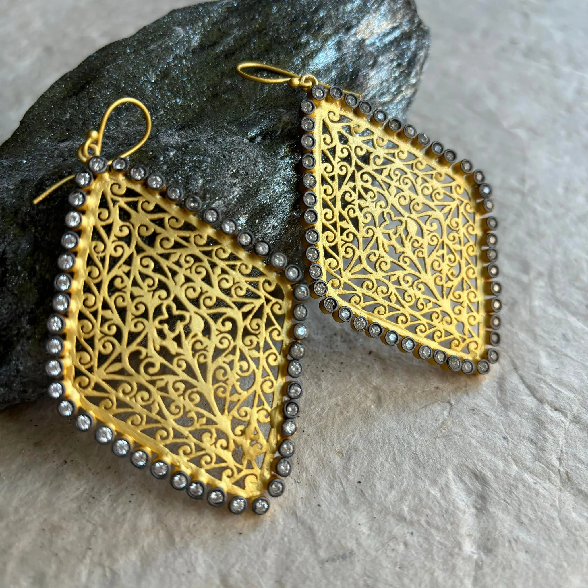 Regine Filigree Gold Earrings